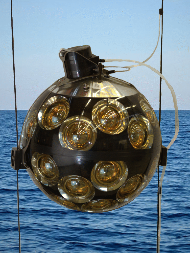optical-module-attached-to-the-Dyneema-ropes-of-the-detection-unit